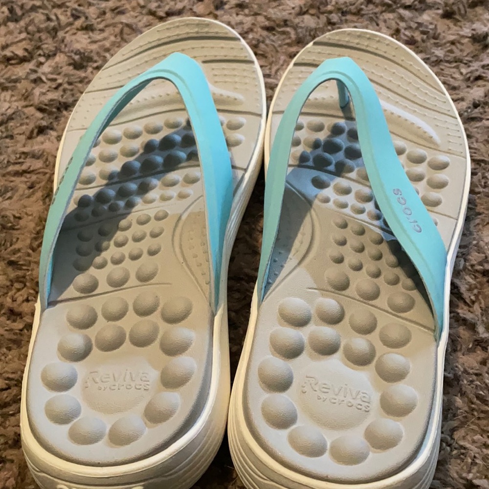 Unworn Croc Reviva Flip-flops